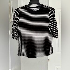 Time And Tru Women’s Black and White Striped Short Sleeve Top Size M (8-10)